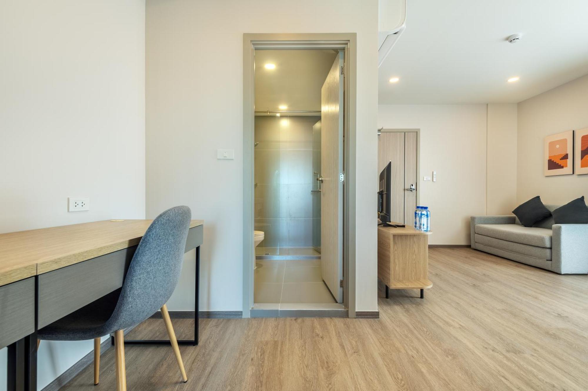 Salaya One Hotel & Service Apartment Екстер'єр фото