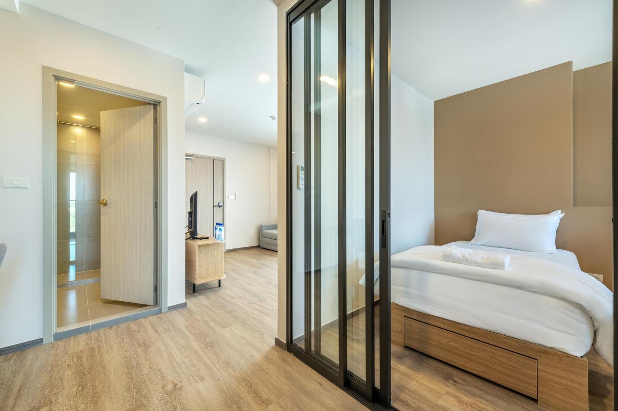 Salaya One Hotel & Service Apartment Екстер'єр фото