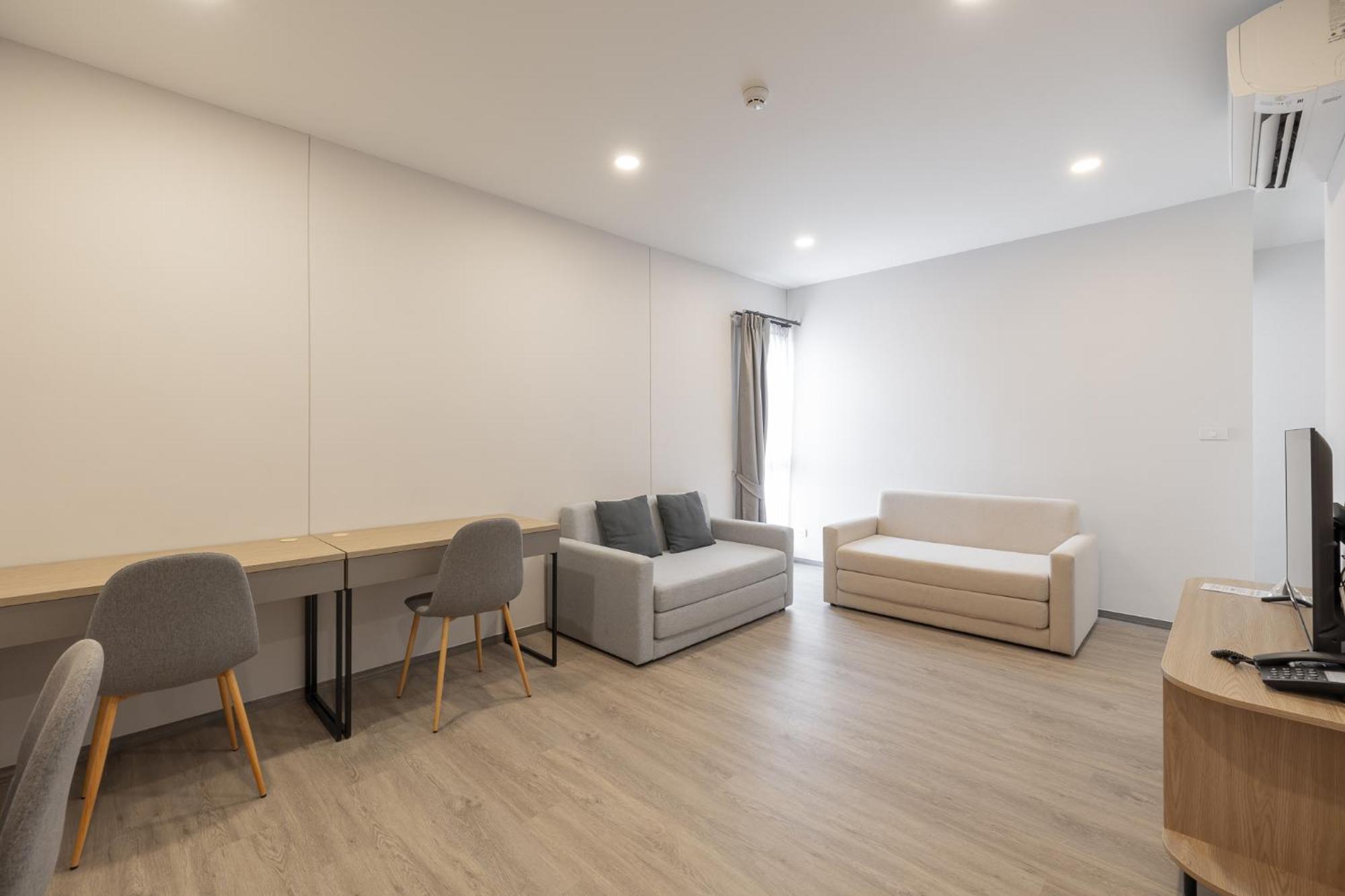 Salaya One Hotel & Service Apartment Екстер'єр фото