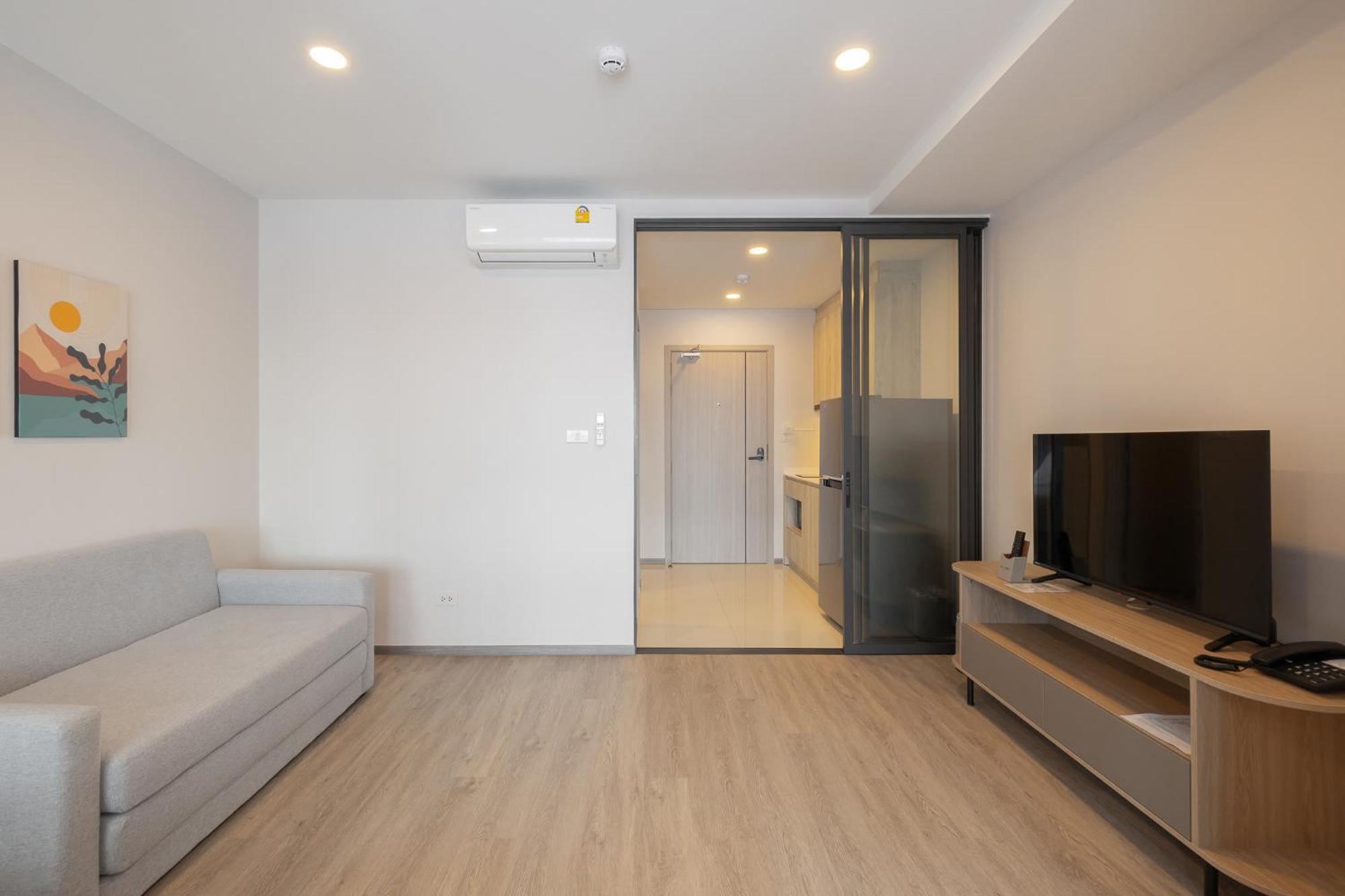 Salaya One Hotel & Service Apartment Екстер'єр фото