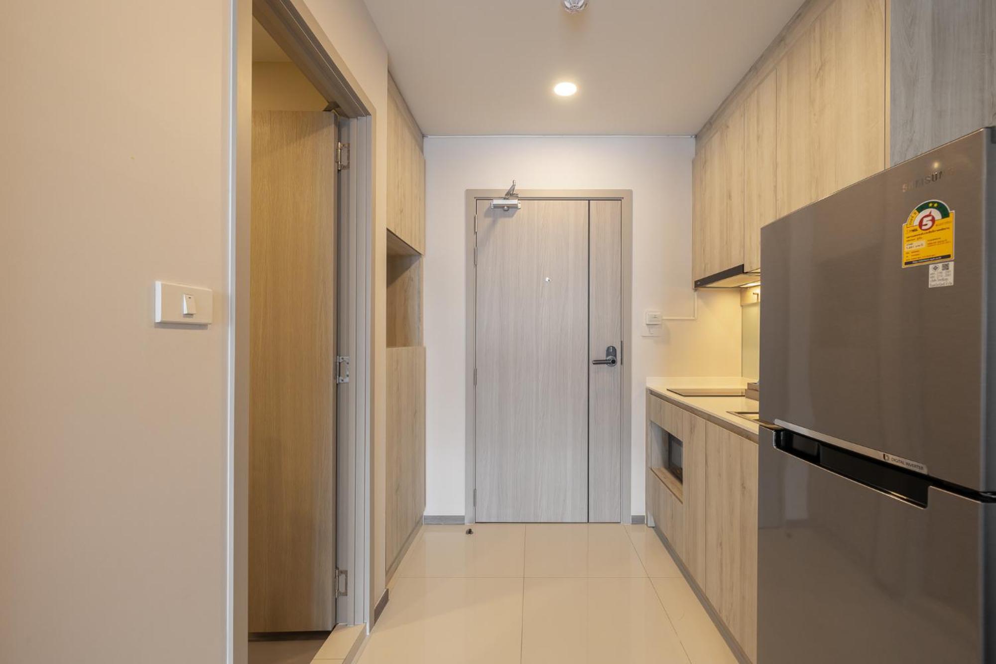 Salaya One Hotel & Service Apartment Екстер'єр фото